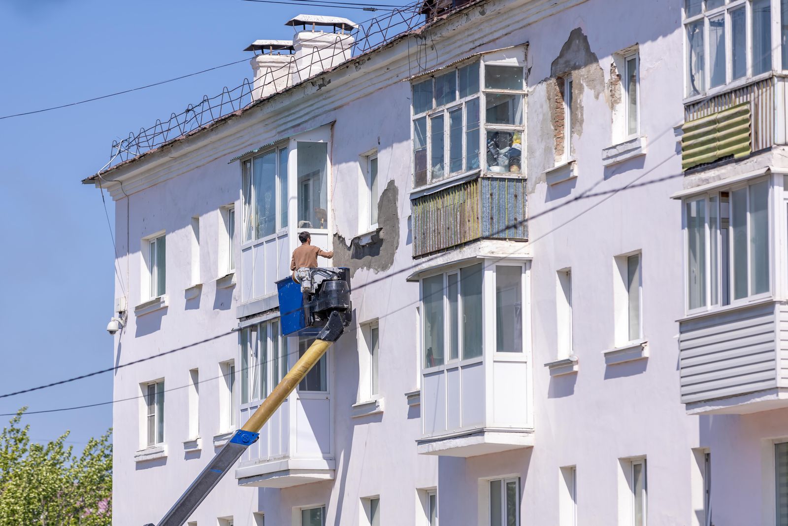 Façade nettoyée et repeinte par Dole Peinture